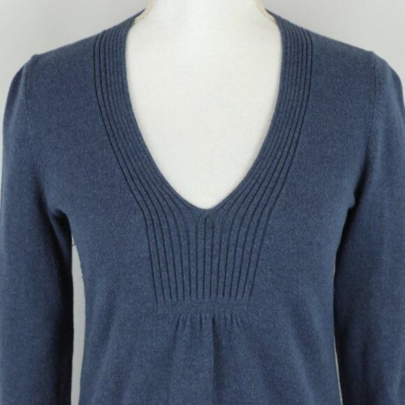Eddie Bauer Women's Small Blue Cotton Blend V-Neck Tight Knit Sweater - Picture 2 of 6